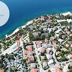 Mobile Homes - Alpe Jadran Mobil 641 אתר קמפינג