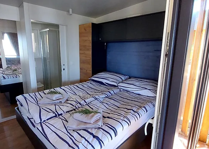 キャンプ場 Mobile Homes - Alpe Jadran Mobil 641 セルツェ
